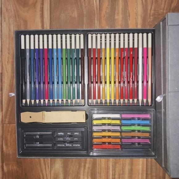 Artist Loft 140 pc. Deluxe Drawing Set - NWOT - Picture 9 of 10